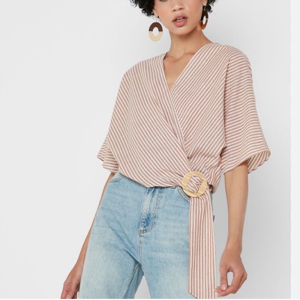 Topshop Cropped V Neck Stripe Buckle Faux Wrap Top
Elbow Sleeve Boho Sz 2